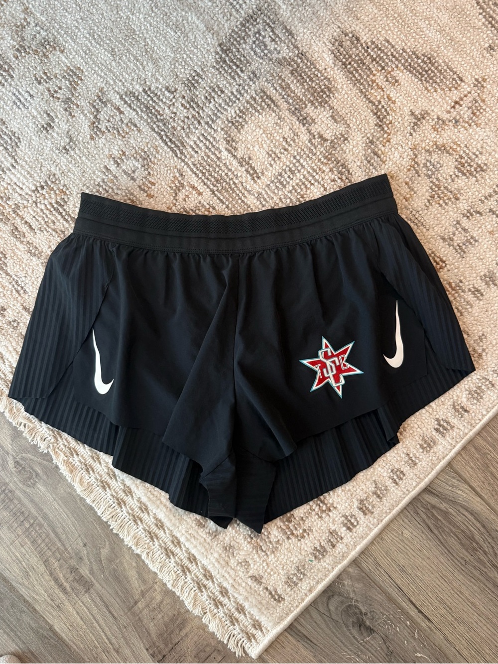 Nike AeroSwift Women's Running Shorts Black
Second City Track Club Size Medium
